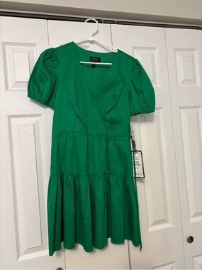 Adrianna Papell Emerald Green Puff-Sleeve Tiered Mini Dress